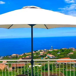  Hébergement de vacances Casa Neves Three Bedrooms And Fantastic Sea View